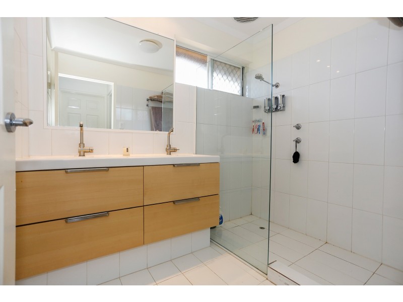 2/2 Cothill Court, Eden Hill WA 6054