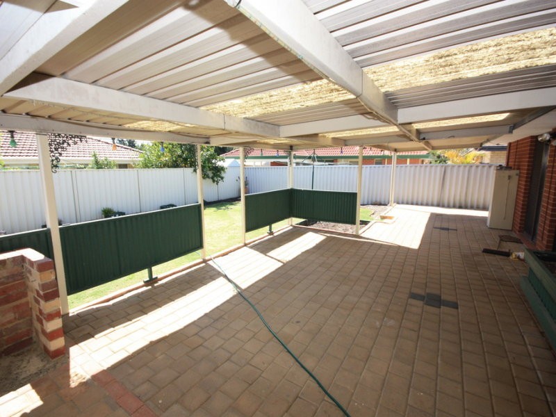 19 Borah Court, Caversham WA 6055