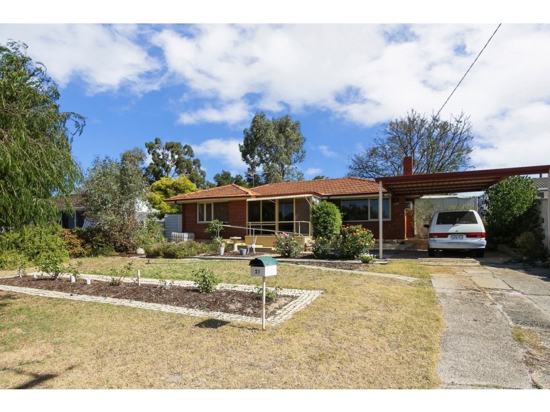 21 Bradley Way, Lockridge WA 6054