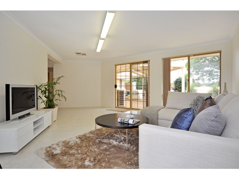 26 Longstaff Gardens, Dianella WA 6059