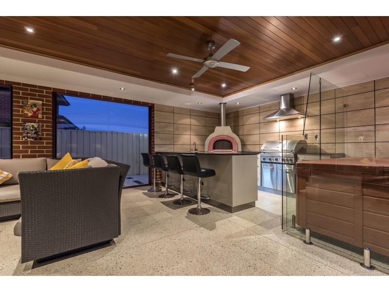 33 Boddington Circuit, Dianella WA 6059