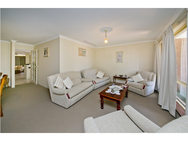 5 Karel Court, Alexander Heights WA 6064