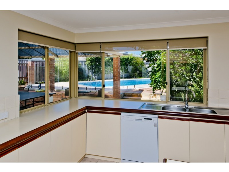 5 Karel Court, Alexander Heights WA 6064