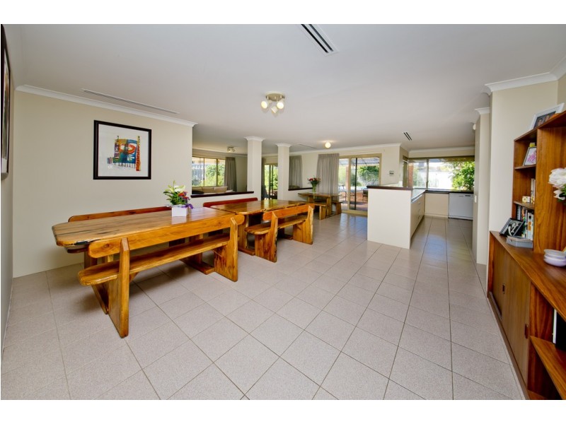 5 Karel Court, Alexander Heights WA 6064