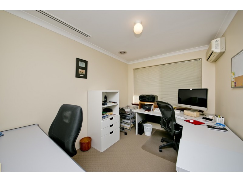 5 Karel Court, Alexander Heights WA 6064