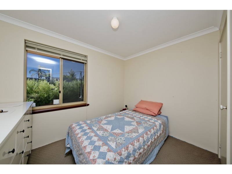 5 Karel Court, Alexander Heights WA 6064