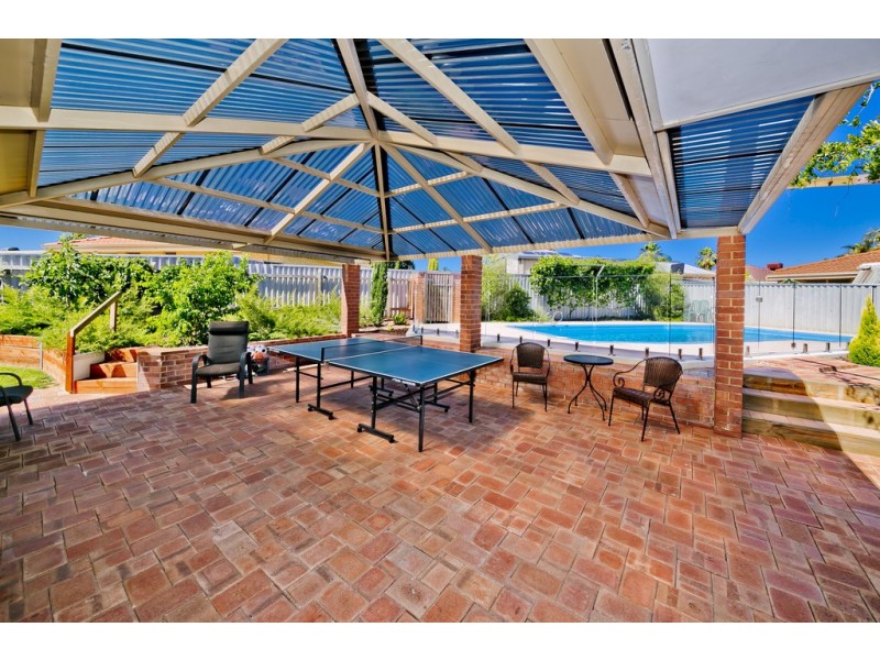 5 Karel Court, Alexander Heights WA 6064