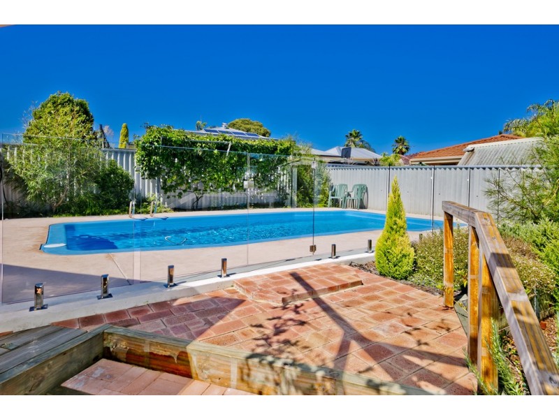 5 Karel Court, Alexander Heights WA 6064