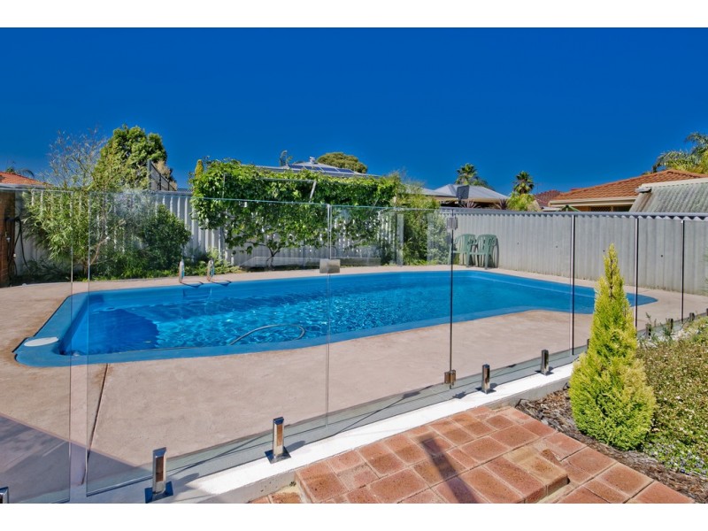 5 Karel Court, Alexander Heights WA 6064