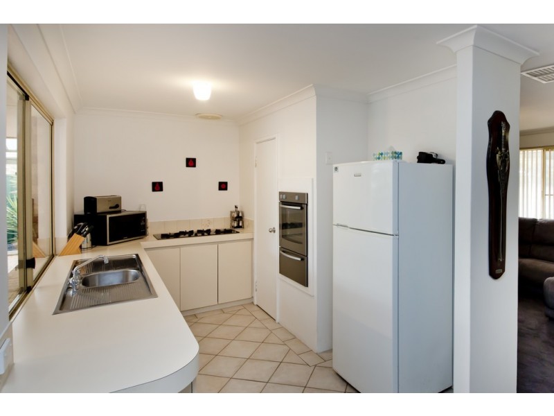 121 Bottlebrush Drive, Kiara WA 6054