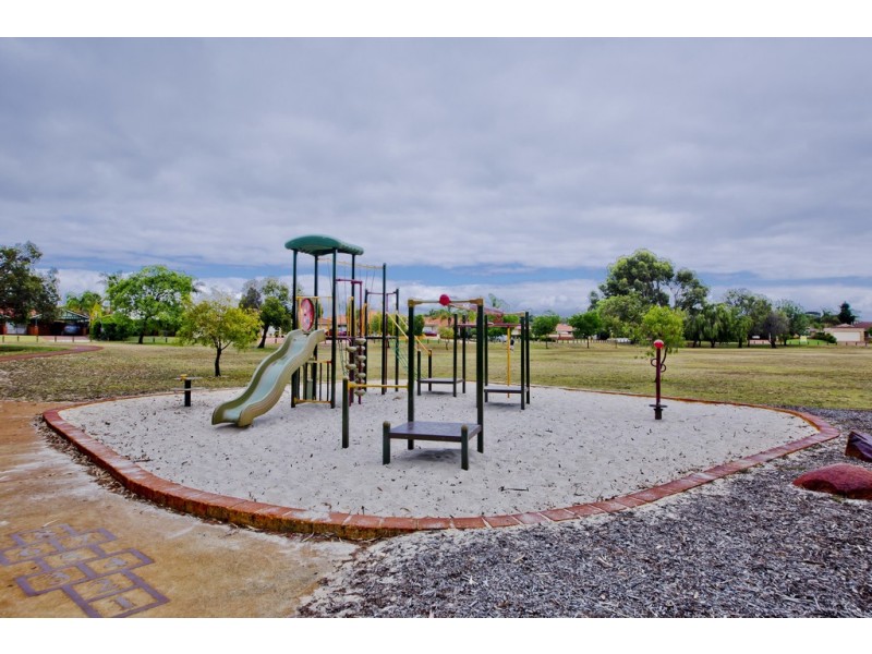 121 Bottlebrush Drive, Kiara WA 6054