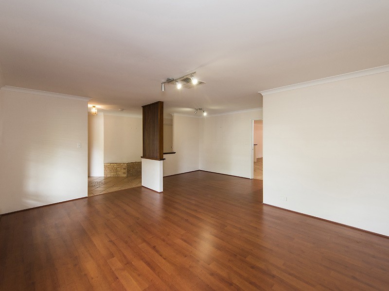 29 Redheart Drive, Thornlie WA 6108