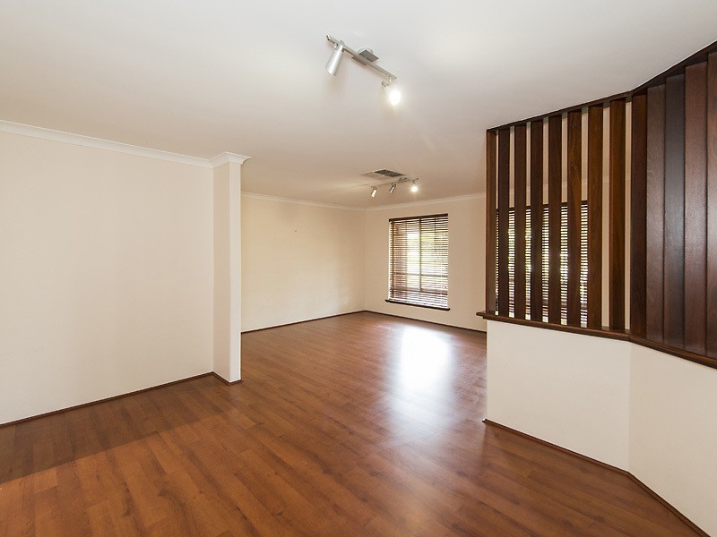 29 Redheart Drive, Thornlie WA 6108