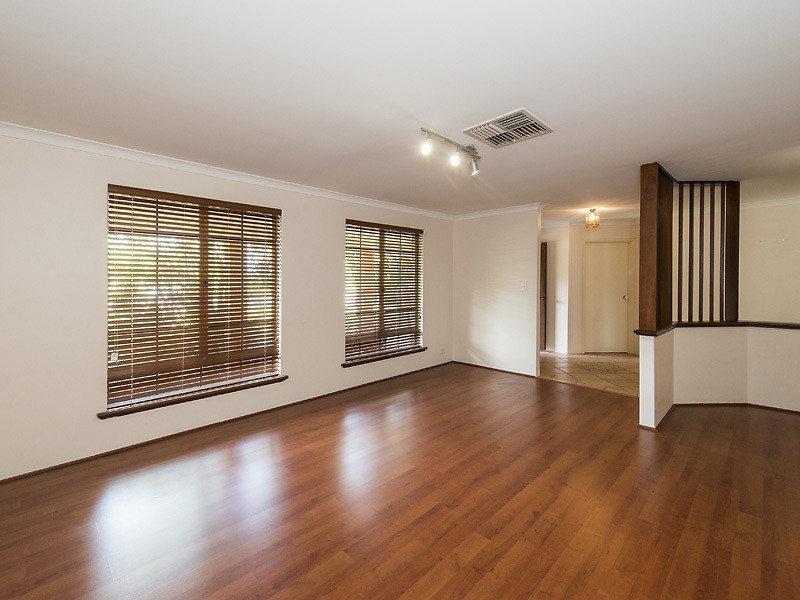 29 Redheart Drive, Thornlie WA 6108