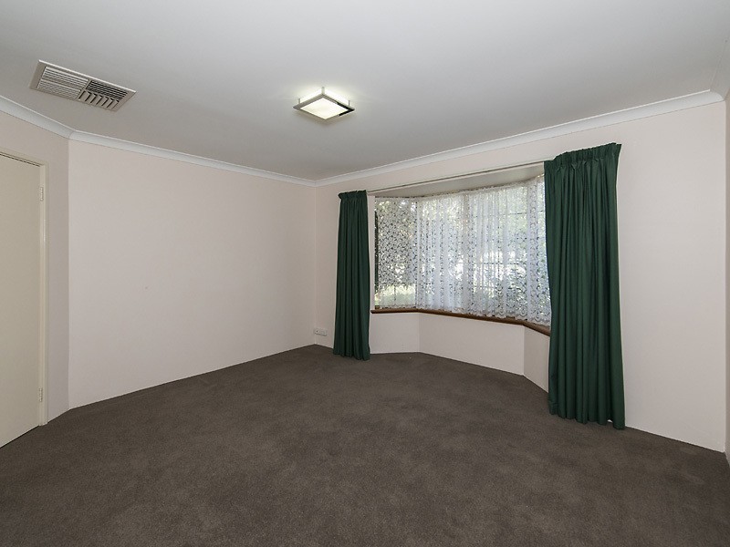 29 Redheart Drive, Thornlie WA 6108