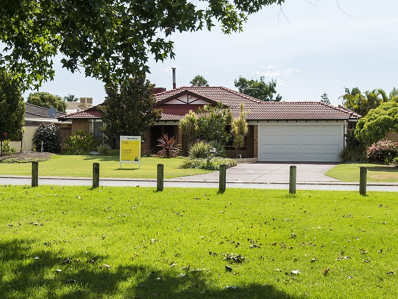 29 Redheart Drive, Thornlie WA 6108