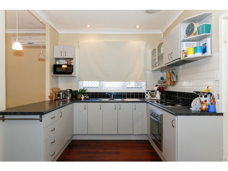 17 Hawkins Street, Embleton WA 6062