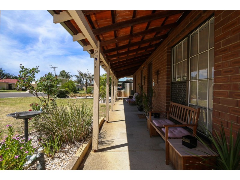 25 Jardine Court, Thornlie WA 6108