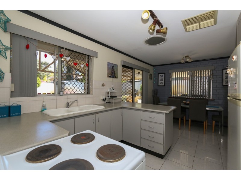 25 Jardine Court, Thornlie WA 6108