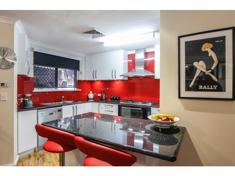 2/6 Fragrant Gardens, Mirrabooka WA 6061