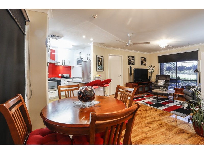 2/6 Fragrant Gardens, Mirrabooka WA 6061