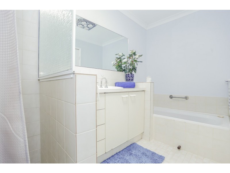 2/6 Fragrant Gardens, Mirrabooka WA 6061