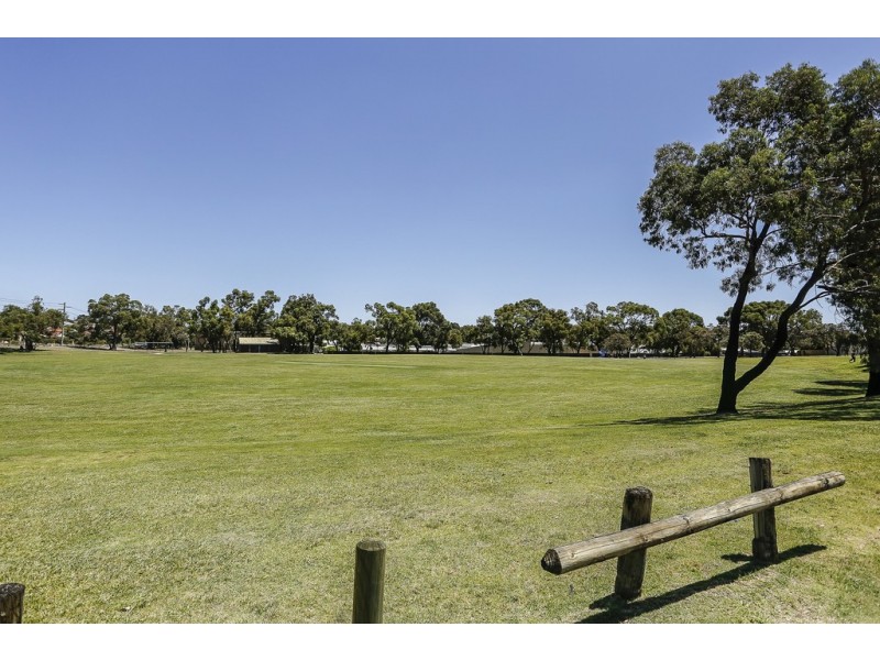 2/6 Fragrant Gardens, Mirrabooka WA 6061