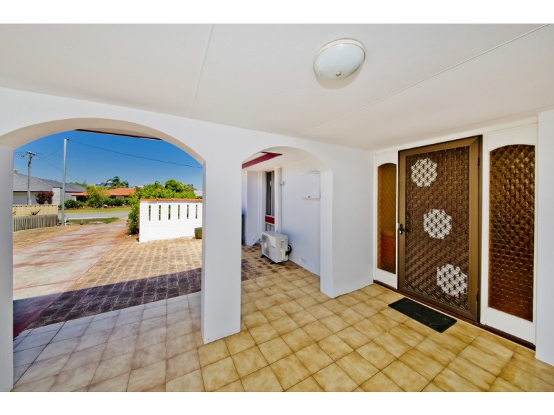 19 Lyndhurst Street, Dianella WA 6059