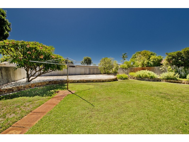 19 Lyndhurst Street, Dianella WA 6059