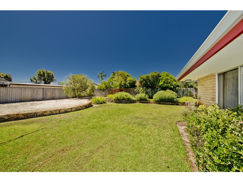 19 Lyndhurst Street, Dianella WA 6059