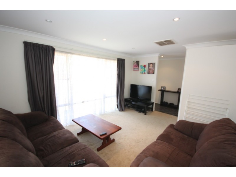 10 Mitchell Court, Beechboro WA 6063