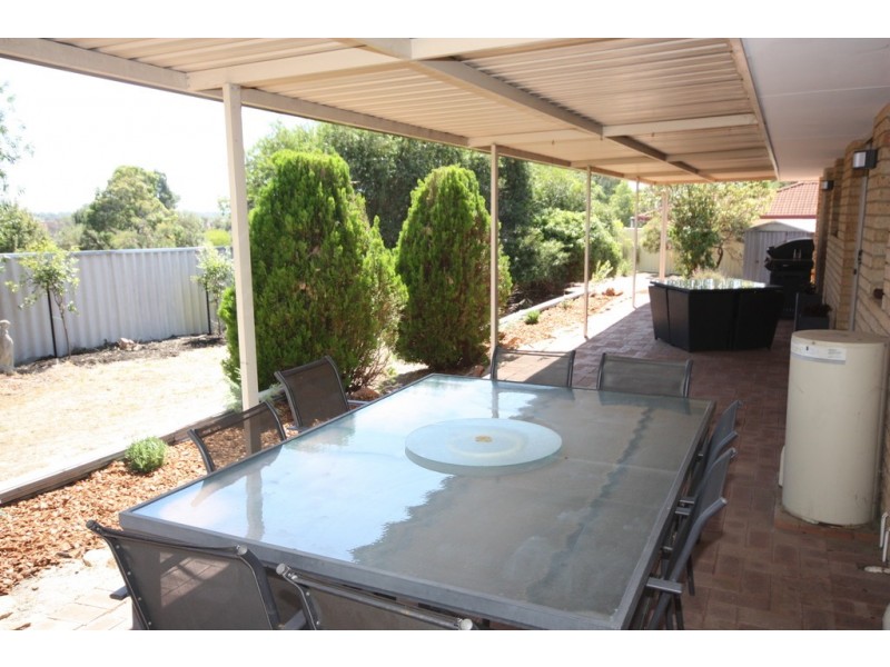 10 Mitchell Court, Beechboro WA 6063