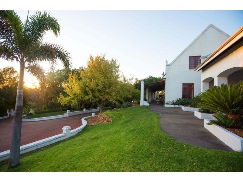 30 White Road, Orange Grove WA 6109
