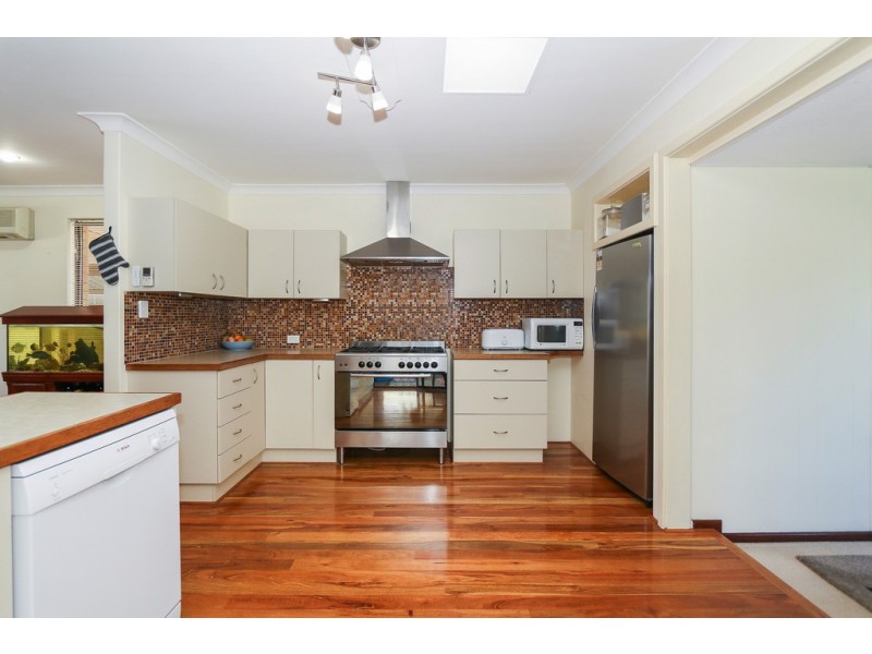 14 Wicks St, Eden Hill WA 6054