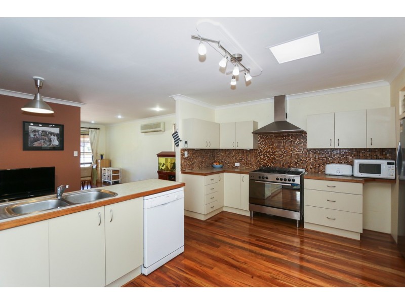 14 Wicks St, Eden Hill WA 6054