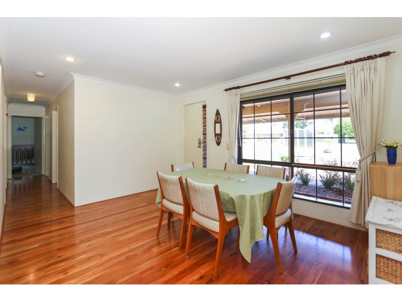 14 Wicks St, Eden Hill WA 6054