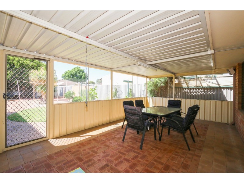 14 Wicks St, Eden Hill WA 6054