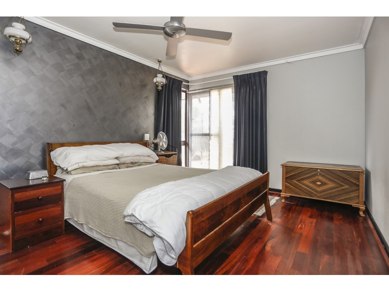 52 Broadway, Embleton WA 6062