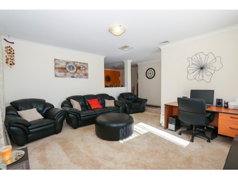 45 Oakleaf Circle, Mirrabooka WA 6061