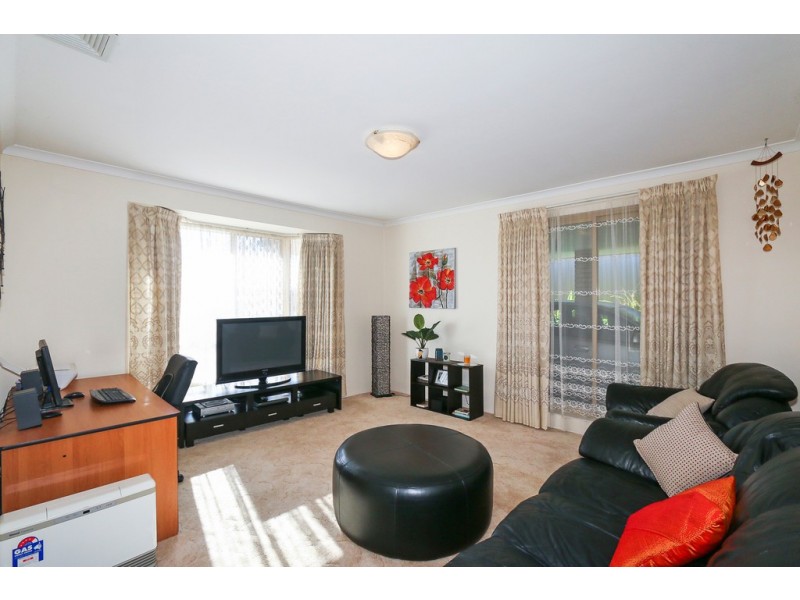 45 Oakleaf Circle, Mirrabooka WA 6061