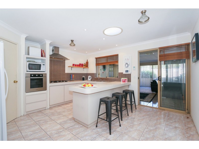 45 Oakleaf Circle, Mirrabooka WA 6061