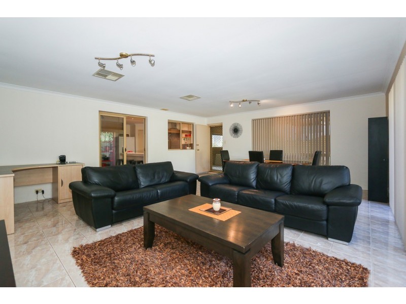 45 Oakleaf Circle, Mirrabooka WA 6061