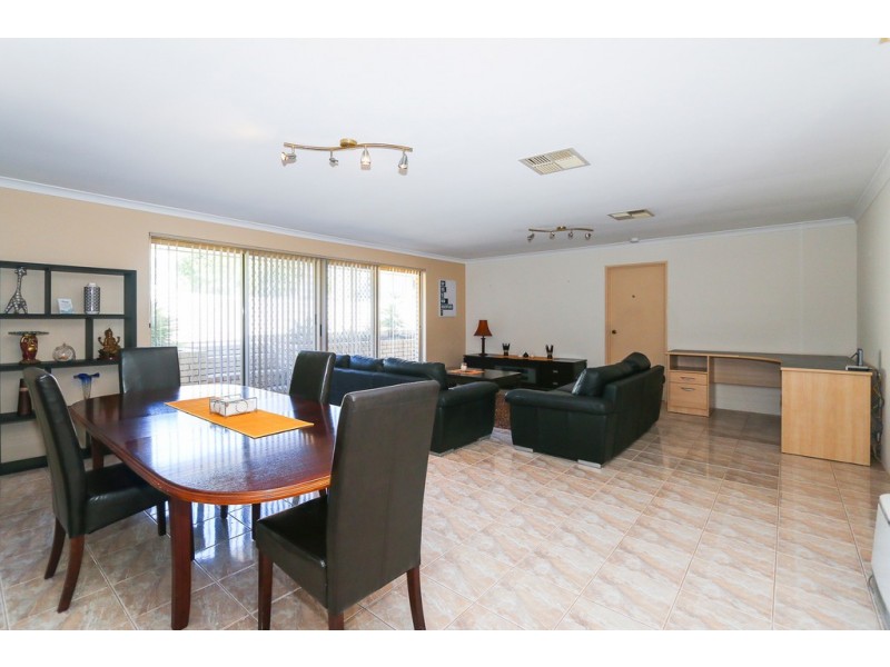 45 Oakleaf Circle, Mirrabooka WA 6061