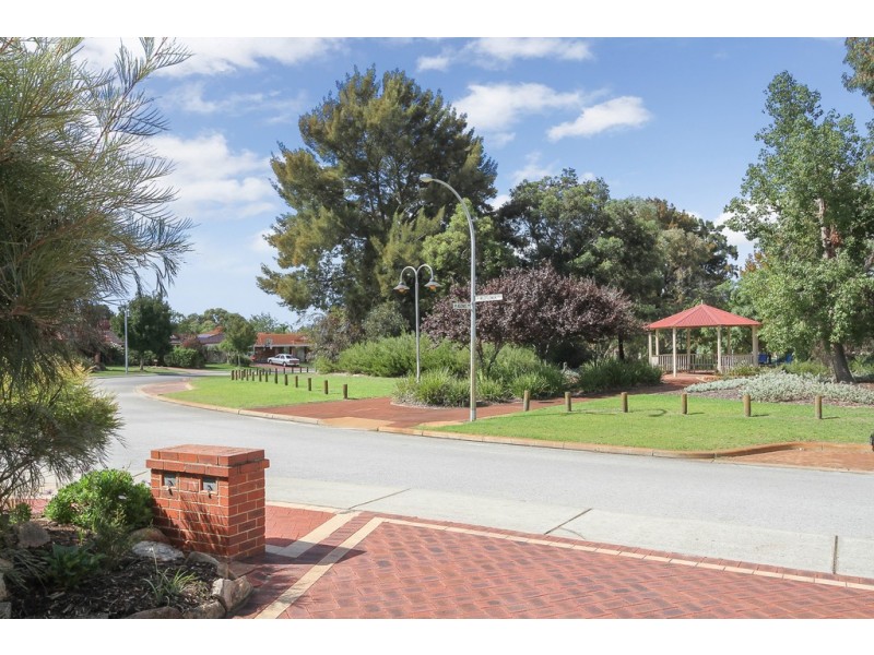 21 Wildflower Cir, Ellenbrook WA 6069