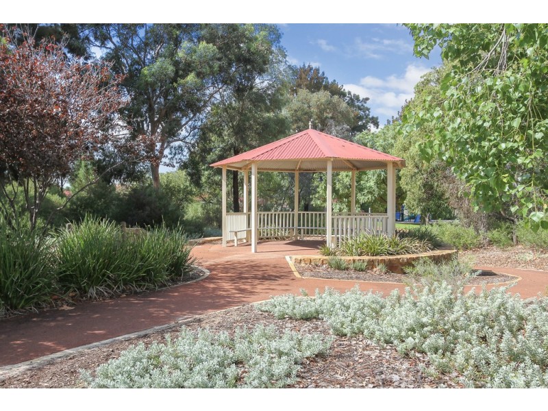 21 Wildflower Cir, Ellenbrook WA 6069