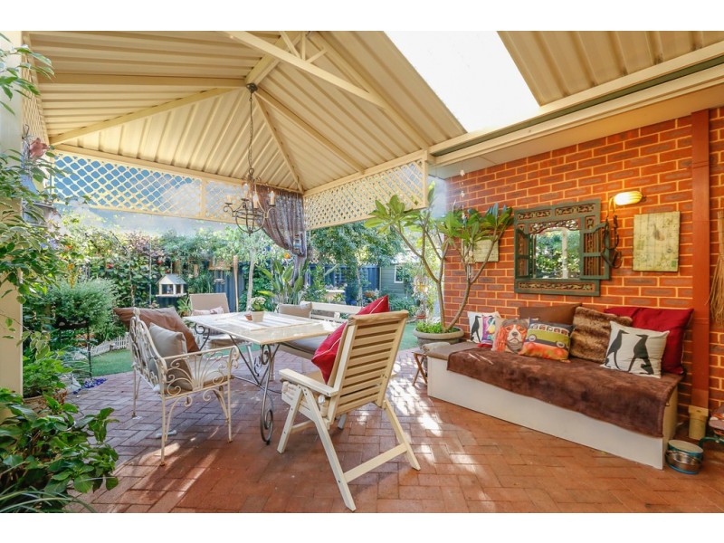 9 Johnson Avenue, Guildford WA 6055