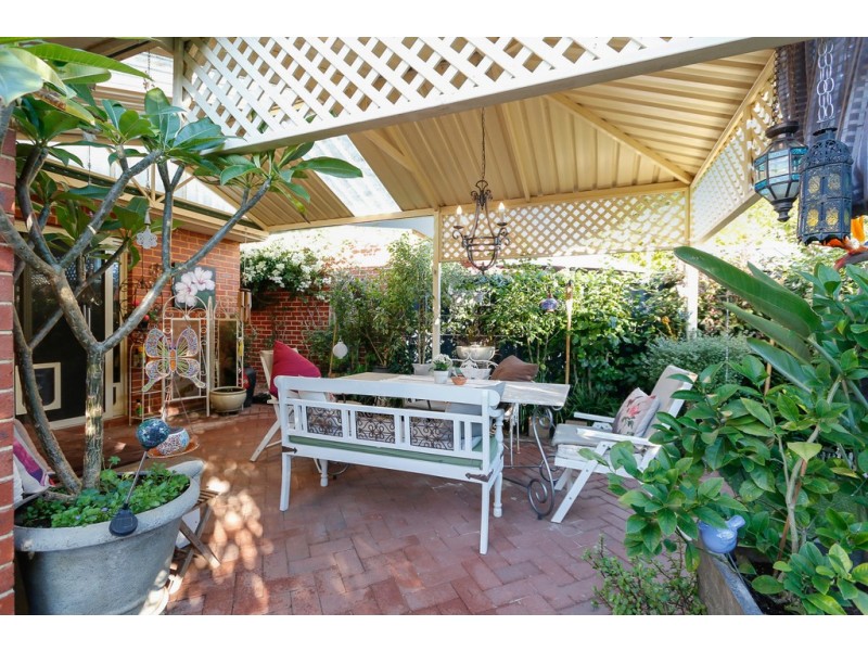 9 Johnson Avenue, Guildford WA 6055