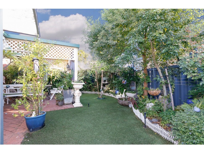 9 Johnson Avenue, Guildford WA 6055