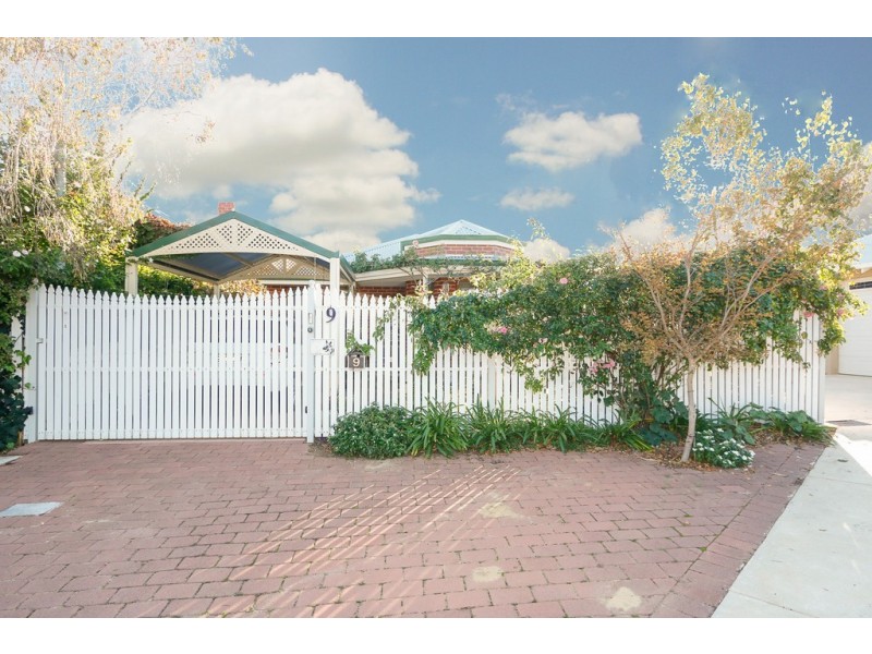 9 Johnson Avenue, Guildford WA 6055