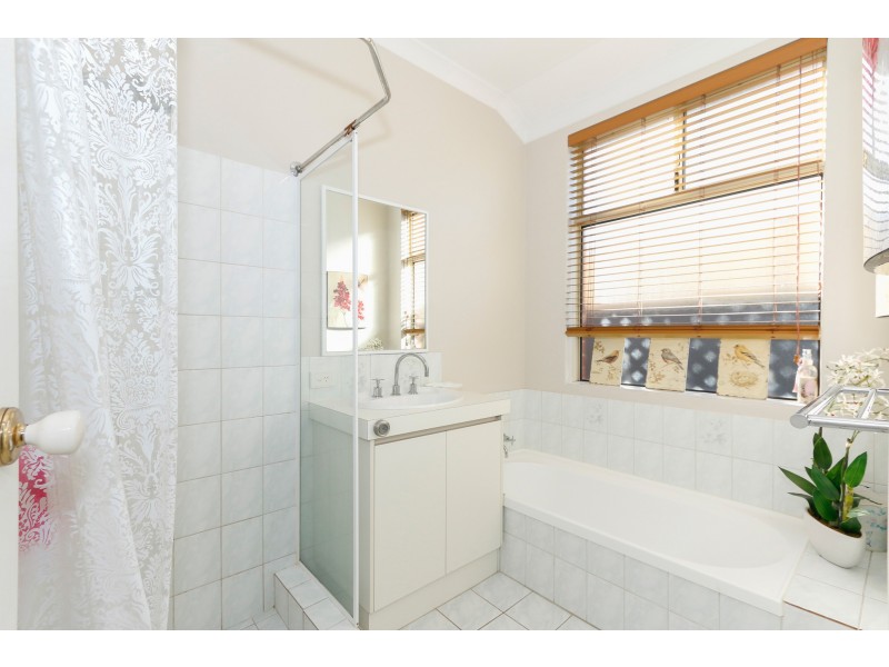 9 Johnson Avenue, Guildford WA 6055